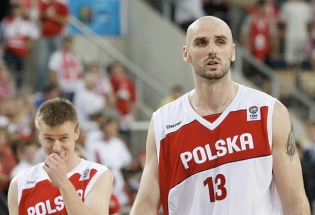 Lenkija Europos čempionate startavo sudėtinga pergale prieš bosnius